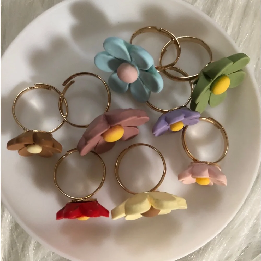 Eight floral/flower adjustable cute spring rings